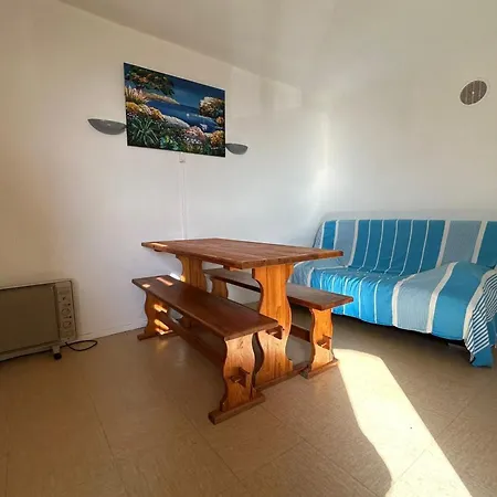 Charming T2 In With Swimming Pool