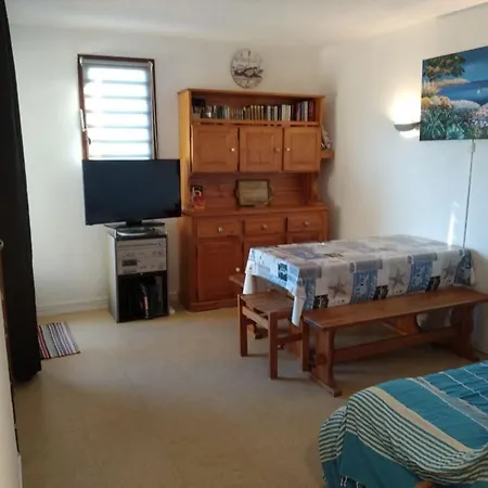 Apartment Charming T2 In With Swimming Pool *